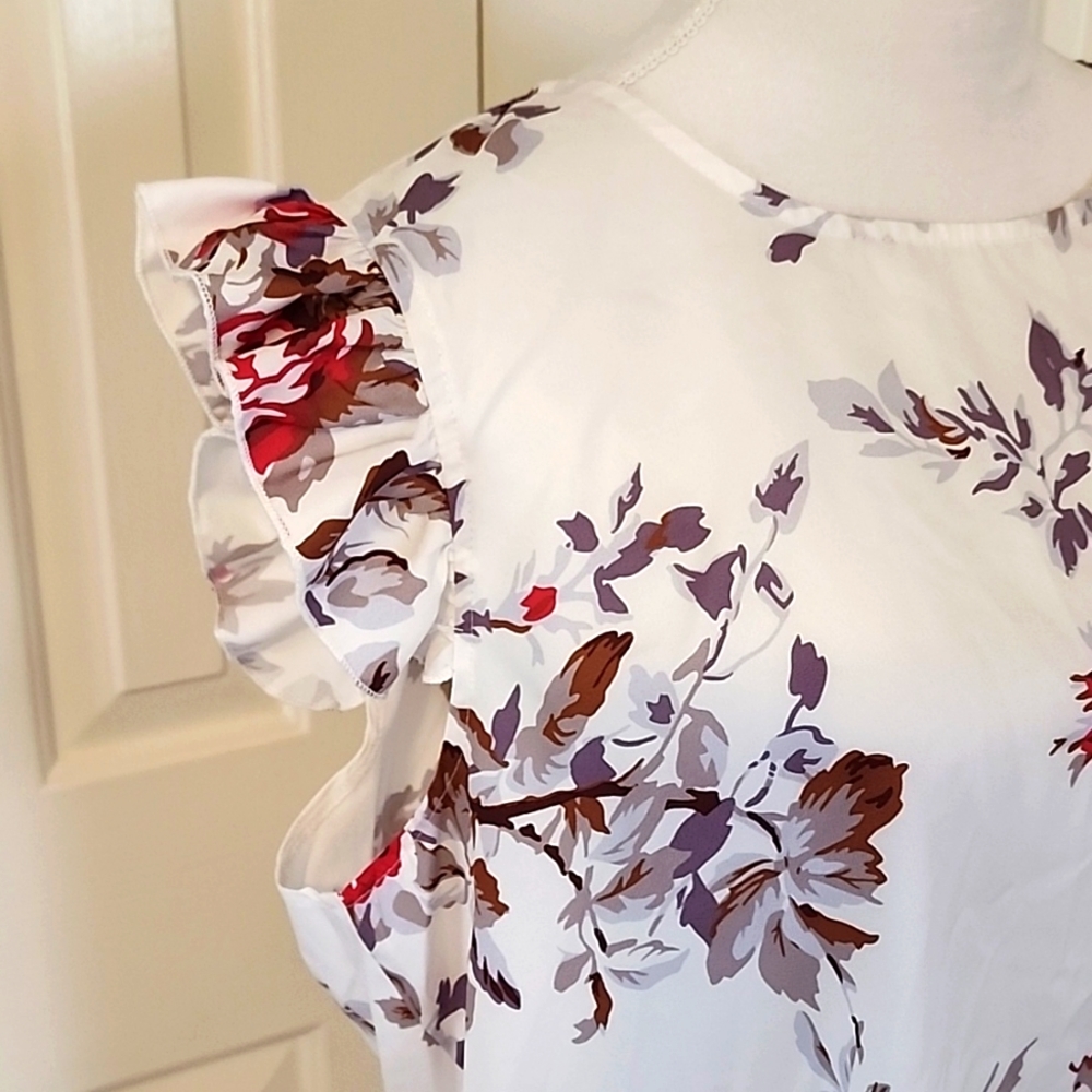 Floral with Ruffles - Picture 2 of 3